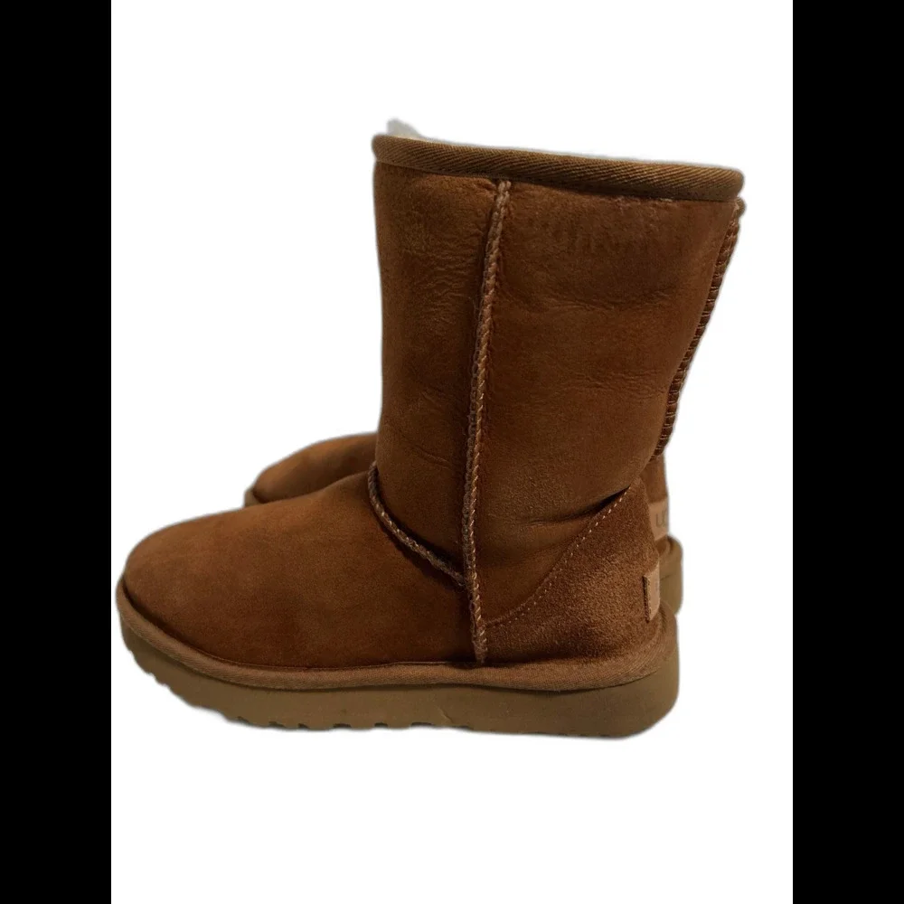 UGG Classic Short II in Chestnut Mid Ankle Boots women’s 5